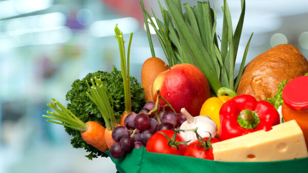 Top 10 Ways to Manage Food Brought in by Visitors Featured Image